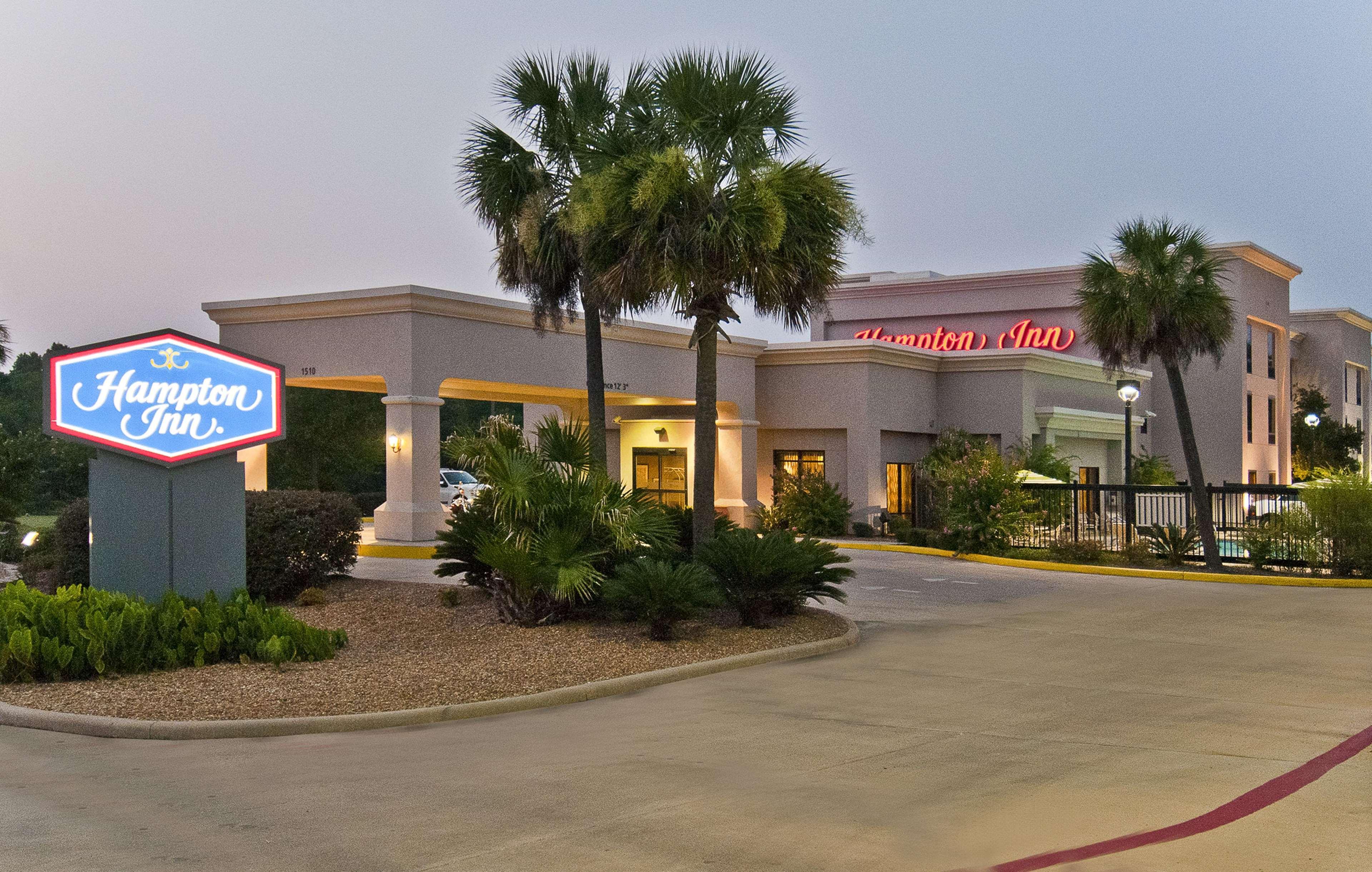 Hampton Inn Livingston Exterior photo